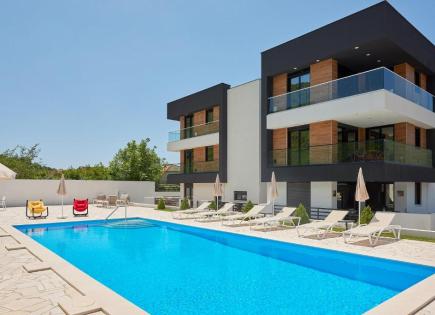 Hotel para 2 700 000 euro en Lastva, Montenegro