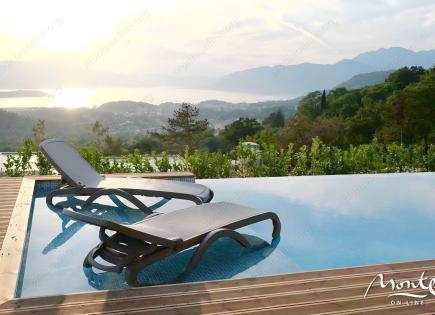 Villa for 990 000 euro in Tivat, Montenegro