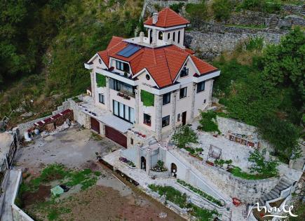 Villa per 2 200 000 euro a Sveti Stefan, Montenegro