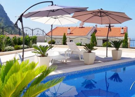 Villa pour 850 000 Euro à Sveti Stefan, Monténégro