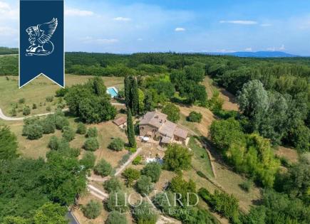 Farm für 2 700 000 euro in Volterra, Italien