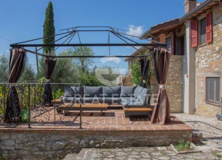 House for 920 000 euro in Corciano, Italy