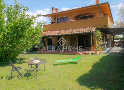 Villa for 2 300 000 euro in Forte dei Marmi, Italy