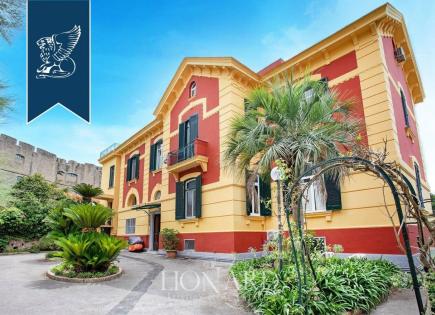 Villa à Naples, Italie (prix sur demande)