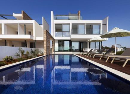 House for 1 500 000 euro in Larnaca, Cyprus