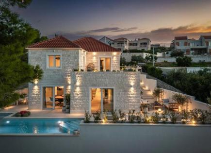 Villa for 1 400 000 euro in Croatia
