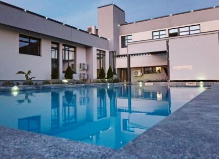 Villa for 2 400 000 euro in Beograd, Serbia