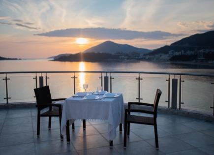 Appartamenti per 397 600 euro a Rafailovici, Montenegro