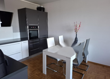 Appartamento per 298 000 euro a Capodistria, Slovenia