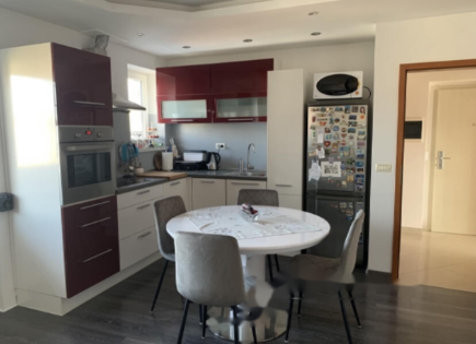 Flat for 249 000 euro in Divača, Slovenia