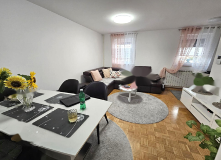 Wohnung für 345 000 euro in Koper, Slowenien