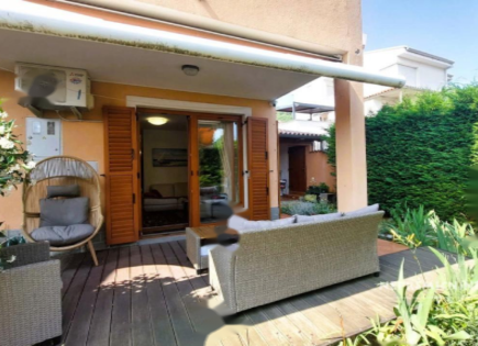 Wohnung für 530 000 euro in Koper, Slowenien
