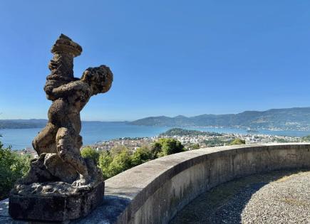 Land for 2 750 000 euro in Verbania, Italy