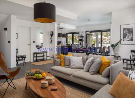 Villa per 1 395 000 euro a Traù, Croazia