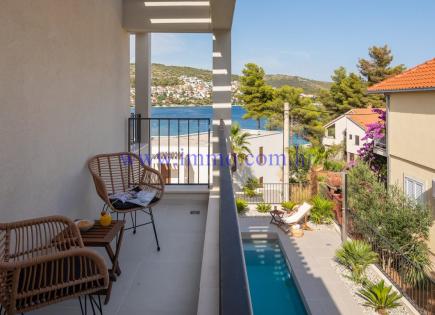 Villa per 1 395 000 euro a Traù, Croazia