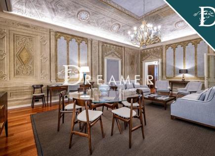 Appartamenti per 3 100 000 euro a Firenze, Italia