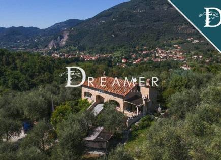 Villa for 1 680 000 euro in Camaiore, Italy