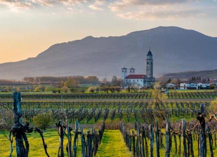 Terreno per 100 000 euro a Aidussina, Slovenia