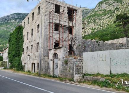 Terreno per 3 000 000 euro a Risan, Montenegro