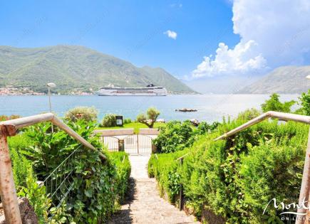 Terreno per 1 590 000 euro a Dobrota, Montenegro