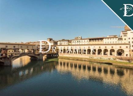 Appartamenti per 2 700 000 euro a Firenze, Italia