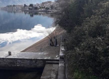 Terreno per 1 610 000 euro a Stoliv, Montenegro