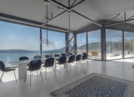Penthouse for 4 200 000 euro in Rafailovici, Montenegro