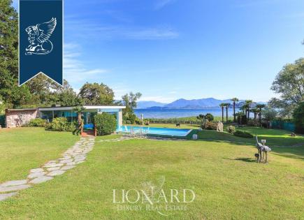 Villa for 7 200 000 euro in Ranco, Italy