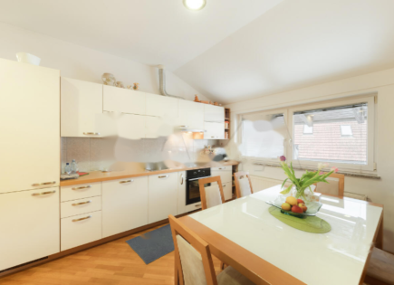 Haus für 319 000 euro in Ljubljana, Slowenien