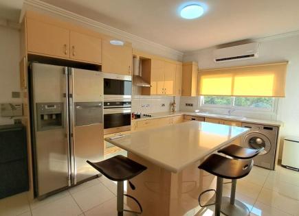 Apartment für 1 200 euro pro Monat in Agios Tychon, Zypern