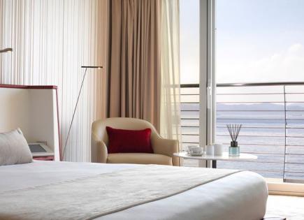 Hotel für 30 750 000 euro in La Linea de la Concepcion, Spanien