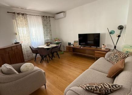 Appartement pour 800 Euro par mois à Dobrota, Monténégro