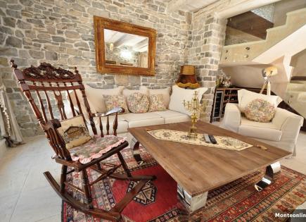 Villa pour 1 200 000 Euro à Tivat, Monténégro
