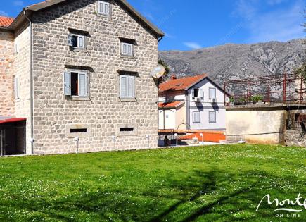 Villa für 1 400 000 euro in Stoliw, Montenegro