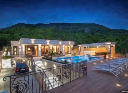 Villa for 1 100 000 euro in Lastva, Montenegro