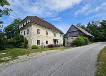 Farm for 280 000 euro in Idria, Slovenia
