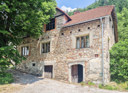 Farm for 259 000 euro in Litija, Slovenia
