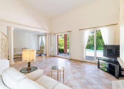 Villa für 1 500 000 euro in Villeneuve-Loubet, Frankreich