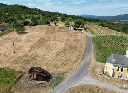 Land for 321 794 euro in Tapolca, Hungary