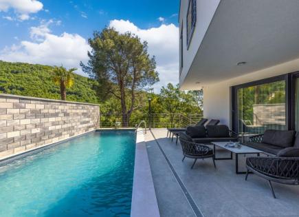 Villa per 880 000 euro in Croazia