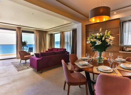 Flat for 682 000 euro in Rafailovici, Montenegro