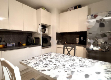 Wohnung für 290 000 euro in Koper, Slowenien