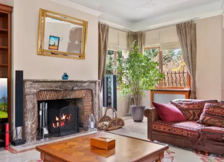 Cottage pour 1 990 000 Euro à Paris, France