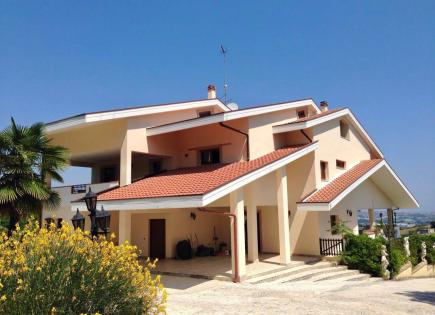Villa para 650 000 euro en Pescara, Italia