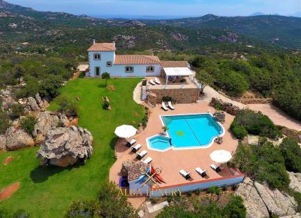 Villa for 3 900 000 euro in Arzachena, Italy