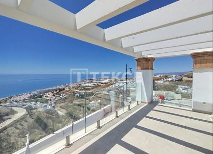 Casa adosada para 318 000 euro en Torrox, España