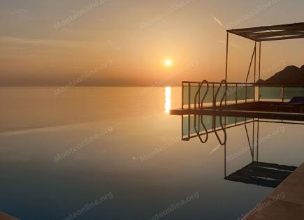 Villa para 750 000 euro en Dobra Voda, Montenegro