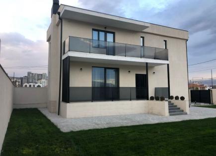 Casa per 300 410 euro a Tbilisi, Georgia