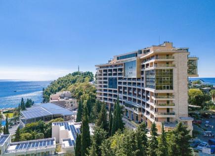 Apartamento para 300 000 euro en Becici, Montenegro
