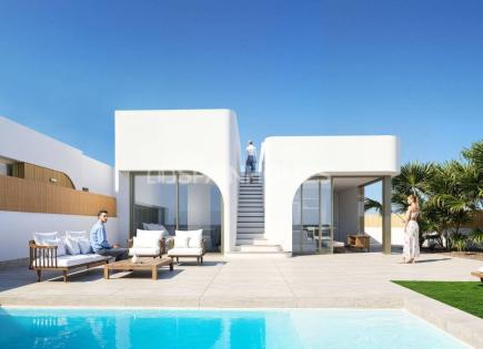 Villa for 590 000 euro in Los Alcazares, Spain